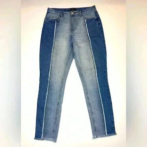 Riot Women’s High Rise Mom Jeans Size- 6